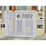 Portão de Garagem Basculante com Porta Social Portão de Garagem Basculante com Porta Social